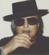 
 Me, congratulating
 - Photo: Studio BUSCH -
 (6 Kbytes JPEG)
